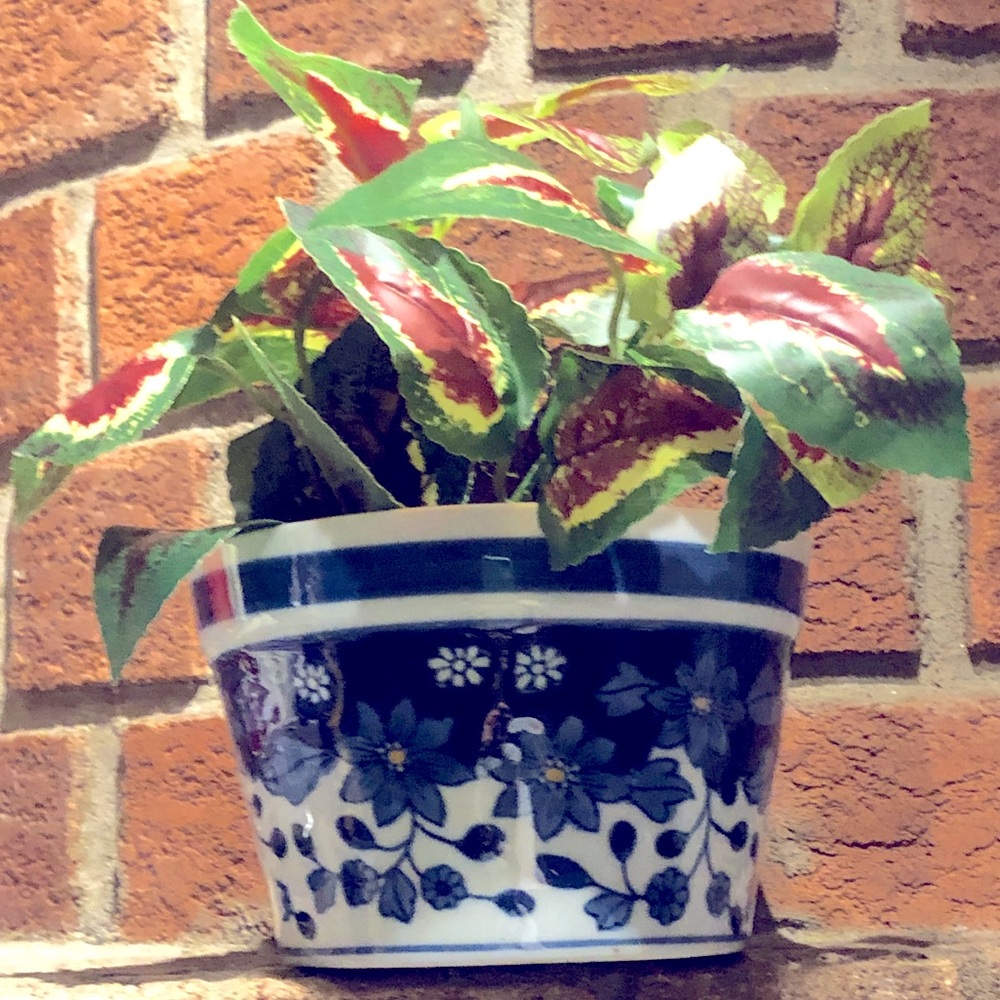 Realistic looking plant in ceramic planter